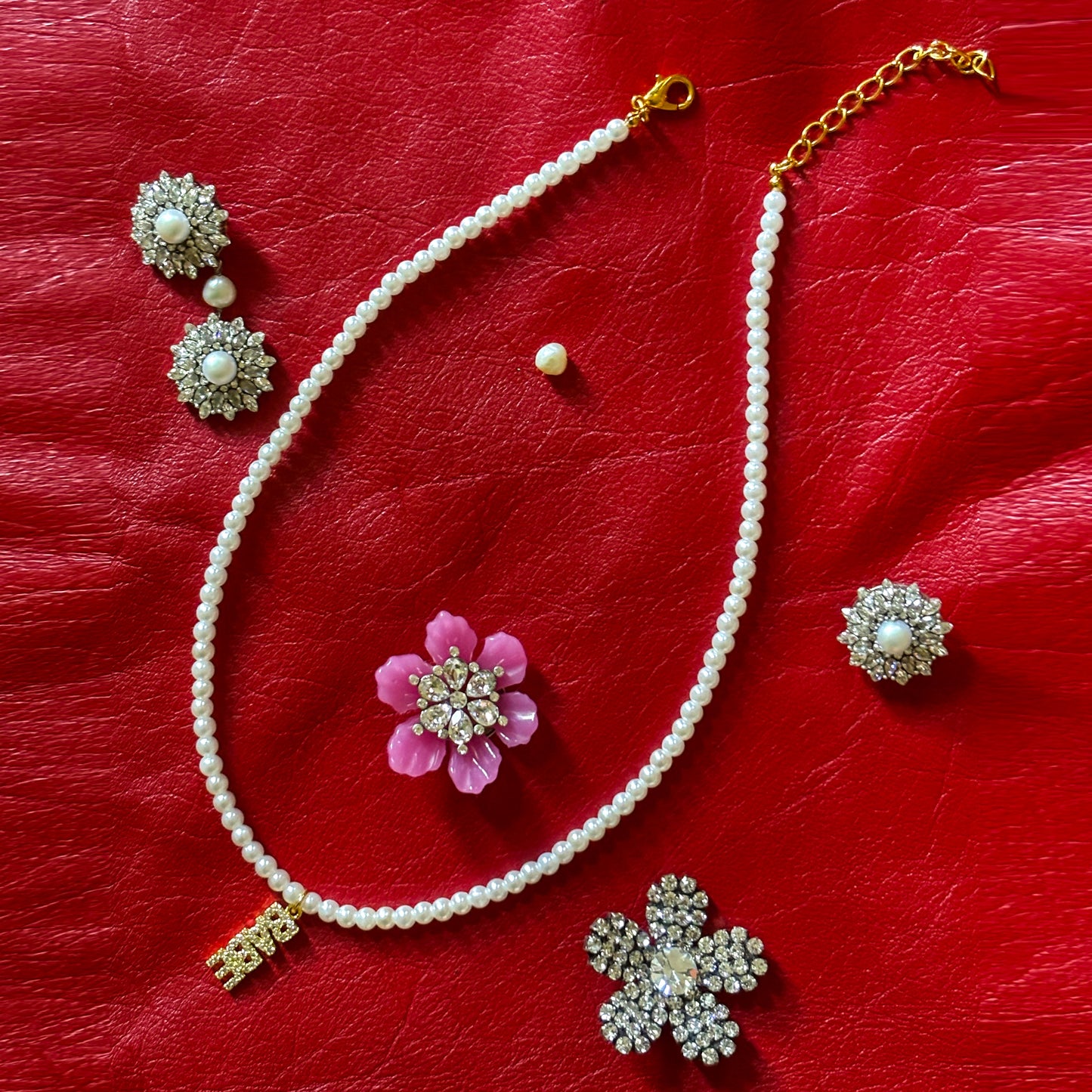 The Pearl Necklace