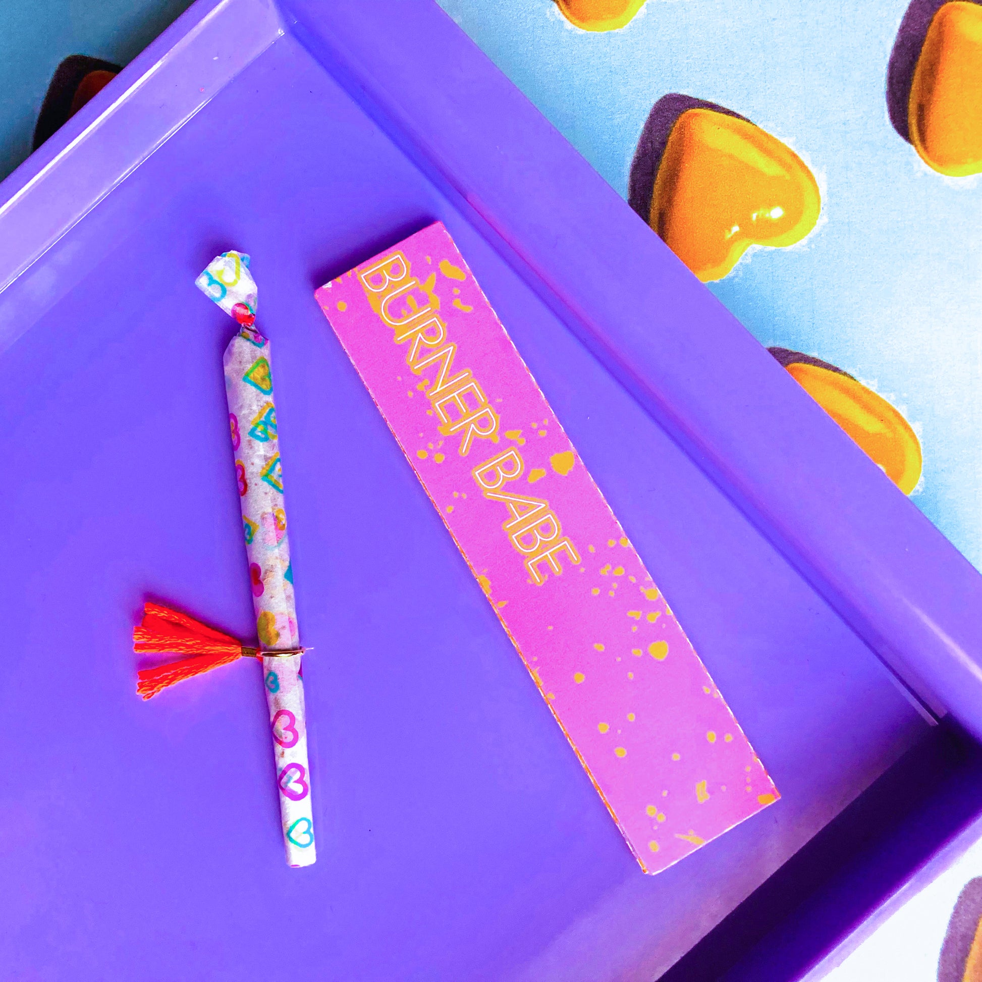 The Sweetheart Papers: Major Babe size heart printed rolling papers. These designer papers are girly, pretty, vegan, cute, cool, king size, high quality, even burn, natural dyes, best tasting, slow burn.