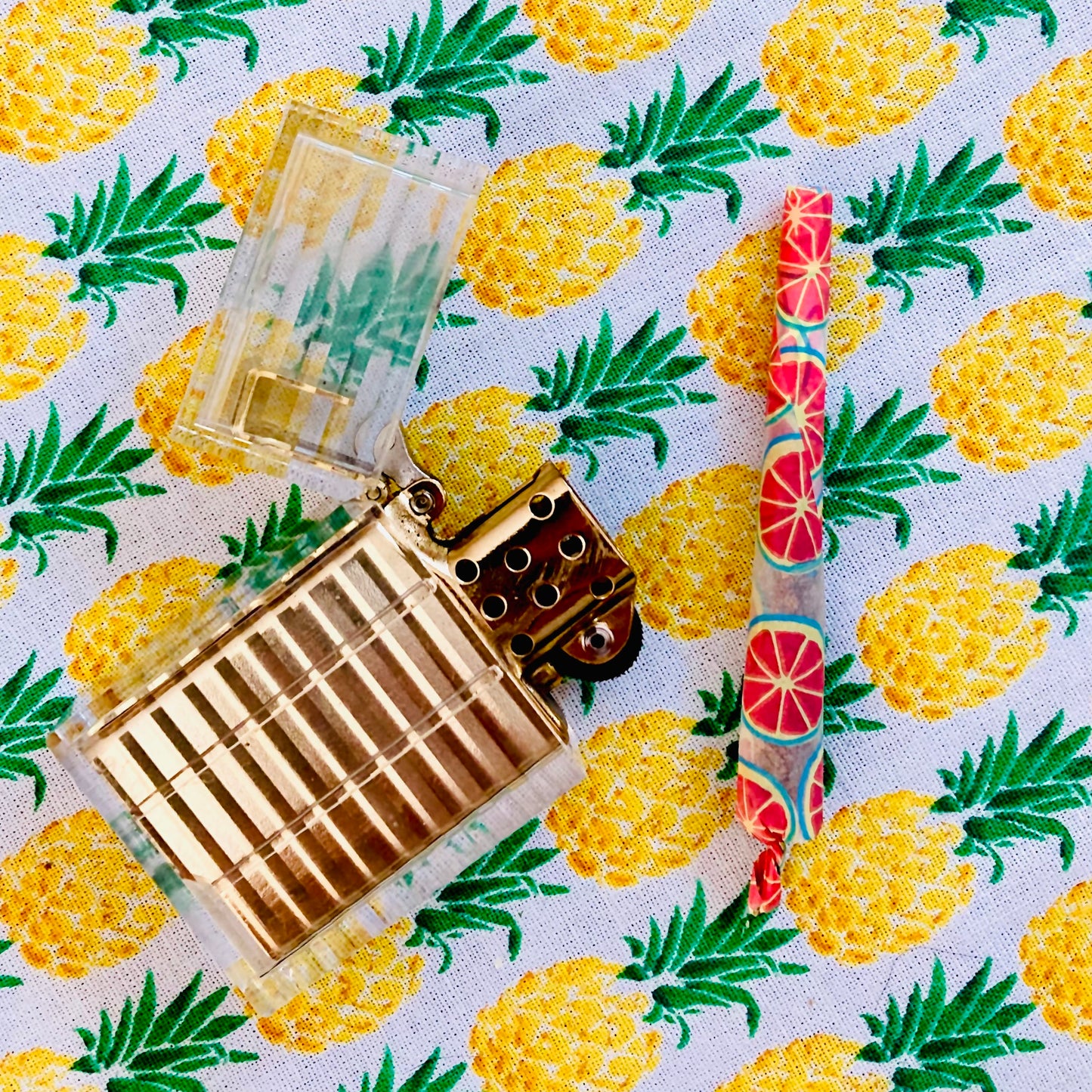 The Citrus Papers, set of 10: Grapefruit fruit printed rolling papers. These designer rolling papers are girly, pretty, vegan, cute, cool, standard size, high quality, even burn, natural dyes, best tasting, slow burn.